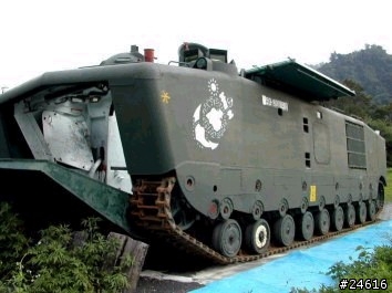 正逐漸淘汰的海陸搶灘利器,登陸戰車LVTP5