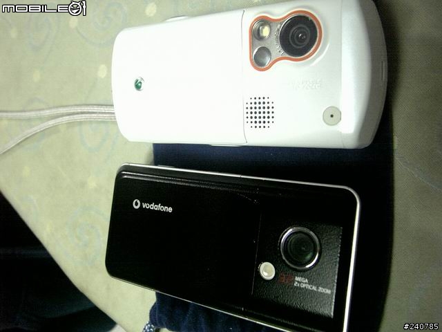[分享]903 vs. w900i =.=不好看的寫真