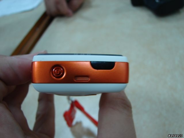 K750I換上W800I的新衣服~~~沒有過程~ 只有結果^^