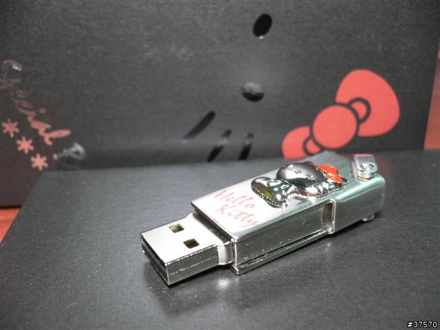 [分享] 日製HELLO KITTY限定版隨身碟禮盒