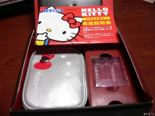 [分享] 日製HELLO KITTY限定版隨身碟禮盒