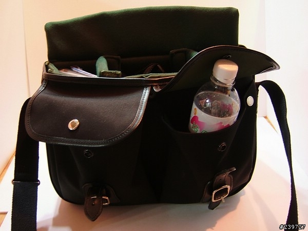 [分享]包包裡的貴族(Billingham Hadley)V.S平民(LowePro 100AW)
