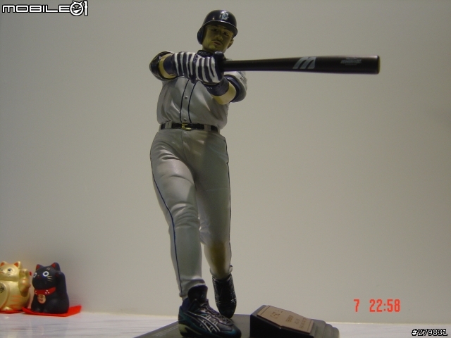 [分享] 鈴木一郎 (Ichiro Suzuki)的一些相關逸品......:)~~~