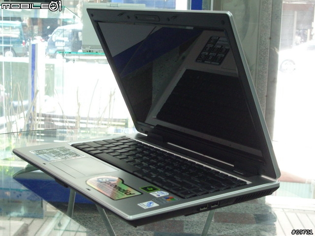 [分享]ASUS A8J (中價位的napa機種)
