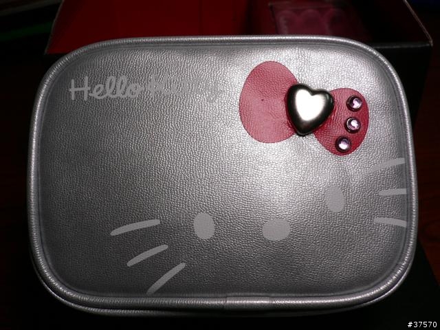 [分享] 日製HELLO KITTY限定版隨身碟禮盒