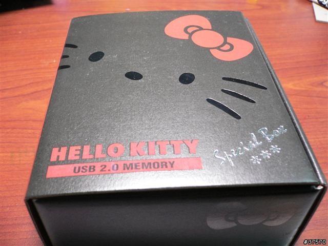 [分享] 日製HELLO KITTY限定版隨身碟禮盒