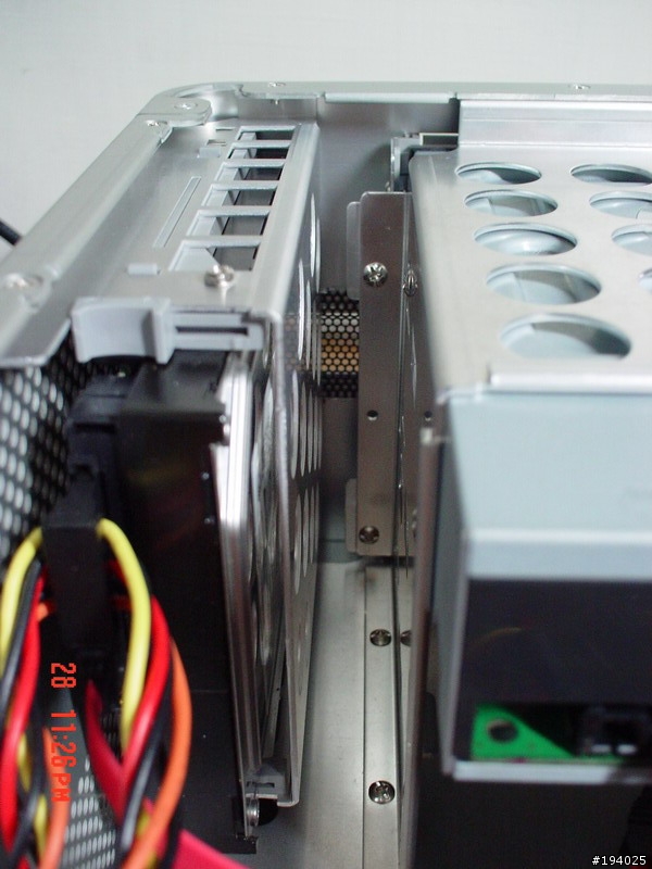 [分享]聯力PC-V880,HTPC機殼,新人亂照.