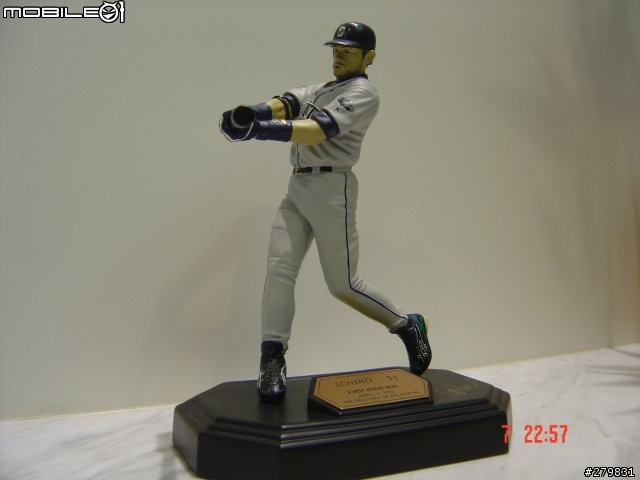 [分享] 鈴木一郎 (Ichiro Suzuki)的一些相關逸品......:)~~~
