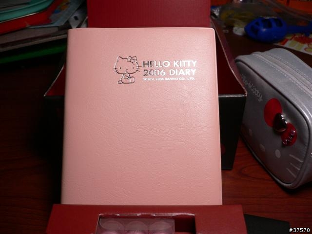 [分享] 日製HELLO KITTY限定版隨身碟禮盒
