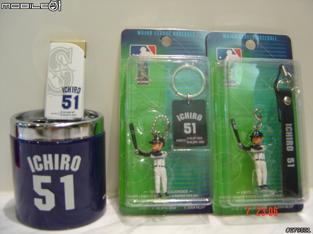 [分享] 鈴木一郎 (Ichiro Suzuki)的一些相關逸品......:)~~~