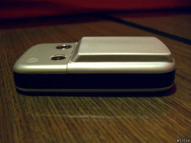O2(818) 出了厚電, 2400mAh