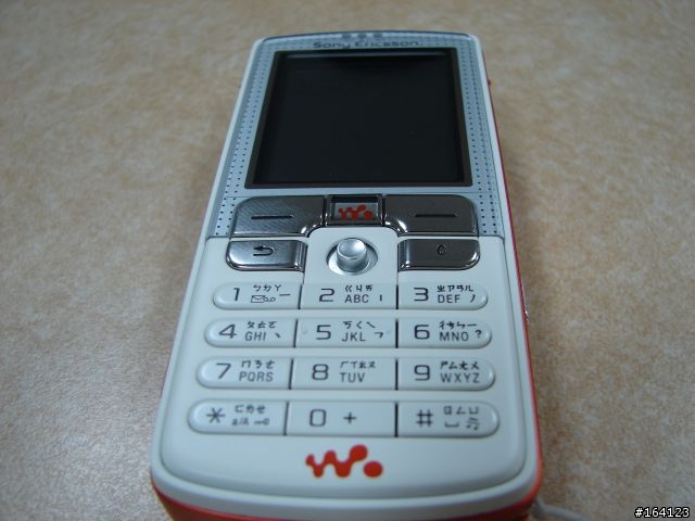 K750I換上W800I的新衣服~~~沒有過程~ 只有結果^^