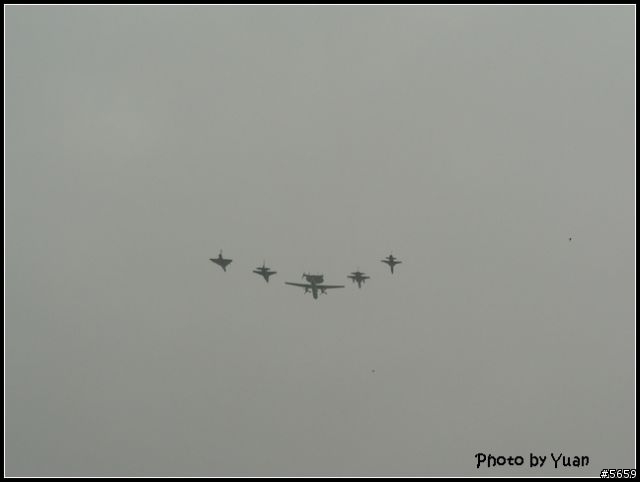 [分享]屏東空軍翔鷹操演~雷虎小組再現