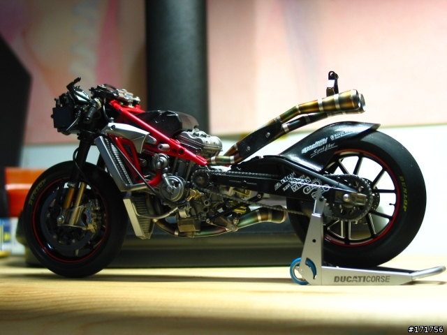 [高難度的逸品!?] 第七彈 1/12 TAMIYA DUCATI GP4 重機車 模型製作