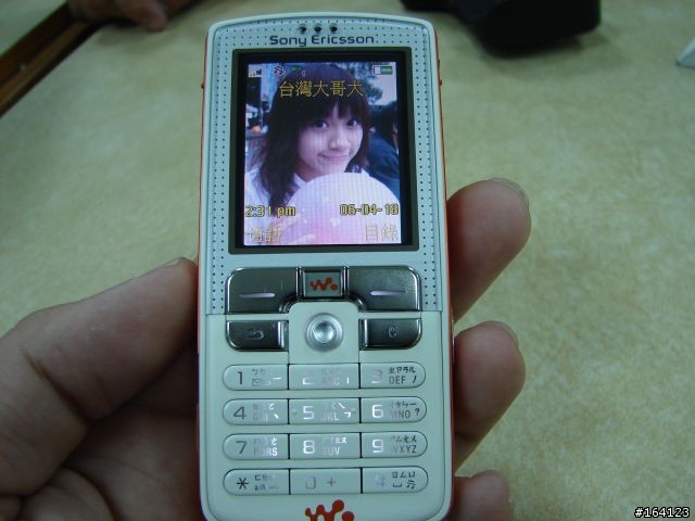 K750I換上W800I的新衣服~~~沒有過程~ 只有結果^^