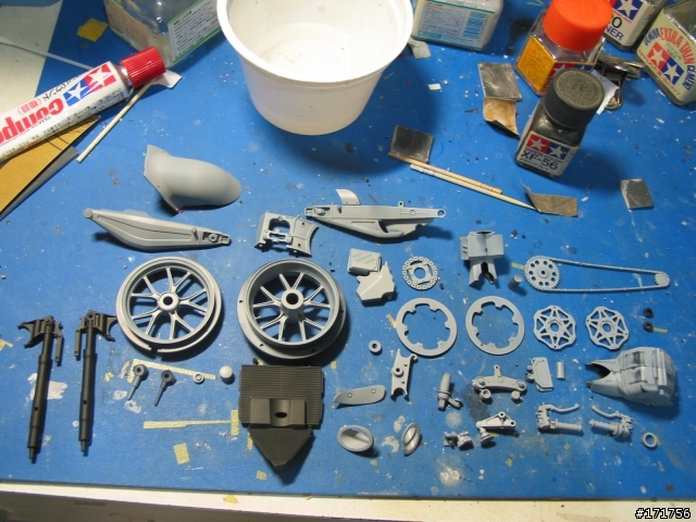 [高難度的逸品!?] 第七彈 1/12 TAMIYA DUCATI GP4 重機車 模型製作