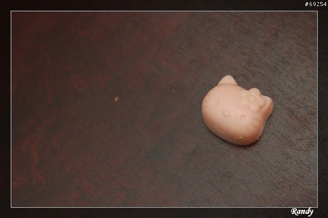 [分享]捨不得咬下去的超可愛Hello Kitty巧克力