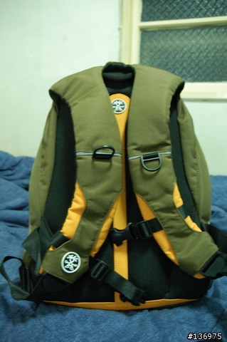 [[分享]]房間裡的"疑似爆裂物Crumpler - The Sinking Barge 15吋筆電相機背包"