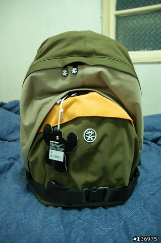 [[分享]]房間裡的"疑似爆裂物Crumpler - The Sinking Barge 15吋筆電相機背包"