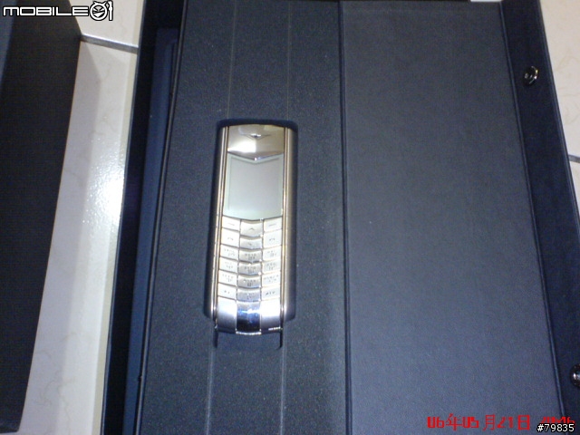 [分享]白色的Vertu─Vertu Ascent White Special Edition(增加了功能表照片)