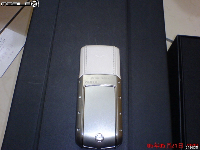 [分享]白色的Vertu─Vertu Ascent White Special Edition(增加了功能表照片)