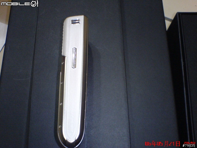 [分享]白色的Vertu─Vertu Ascent White Special Edition(增加了功能表照片)