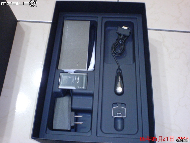 [分享]白色的Vertu─Vertu Ascent White Special Edition(增加了功能表照片)