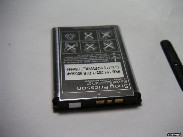 求助- W800i原廠電池(中國製造中國組裝)，可不可以幫我辨識？