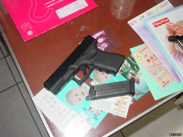 G19 + 火焰槍 + 蟑螂 = 極樂世界