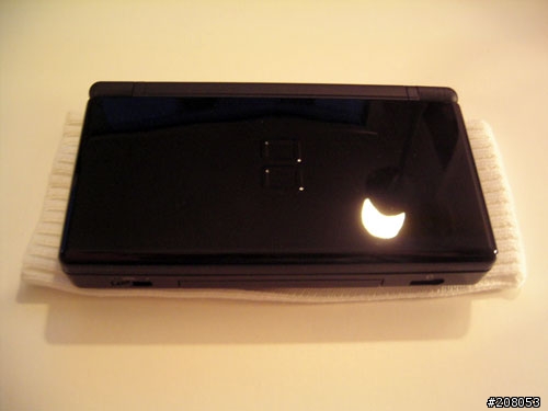 [回應] Simply Black - NDS Lite 黑色版純寫真