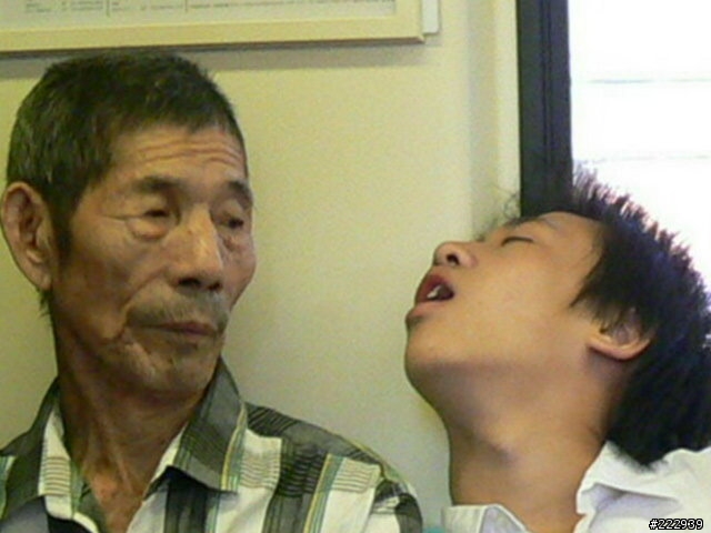[溫情]台北的捷運上總有很多的溫情與不捨.................尤其是忘年之交
