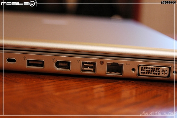 [分享][拆箱] MBP 17"(圖多)