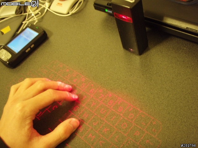 [分享] 藍芽。鐳射。鍵盤 iTech Bluetooth Virtual Keyboard