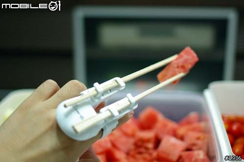 [分享]お宅族～玩到廢寢忘食時，何不讓她來餵大爺你吧!