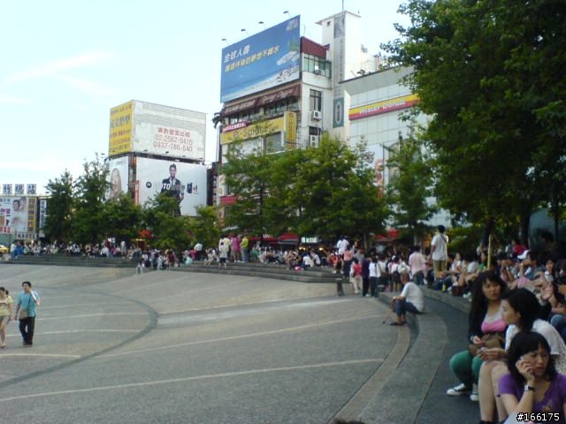 [分享] 2006-06-23 Mr.Donut 新竹店開幕實錄