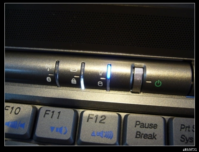 [分享]ASUS S6F 11.1吋(擁有雅痞般不凡品味的男士，更是不能錯過)