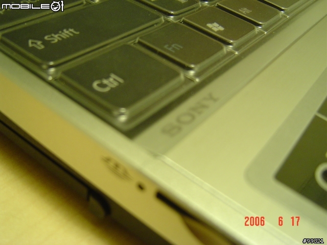 [分享]SONY VAIO SZ-23 開箱報告!!!