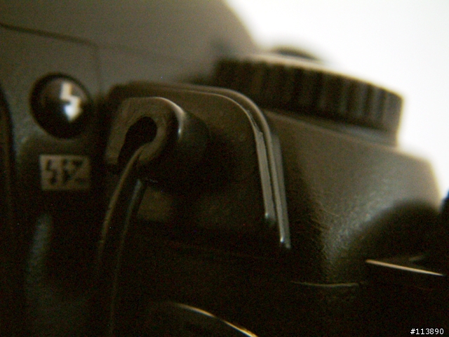 [分享]NIKON D70 裂像對焦屏與偽垂直手把購入~