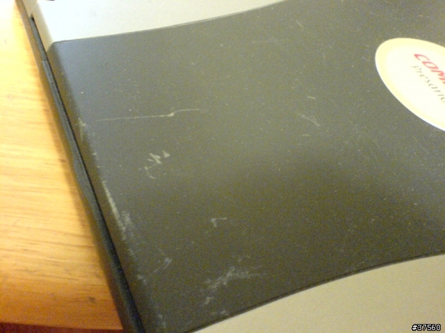 [求助]我的Notebook橡膠外殼居然溶化了