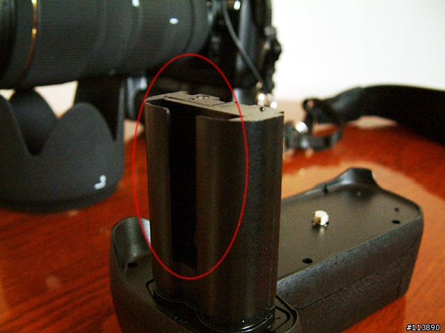 [分享]NIKON D70 裂像對焦屏與偽垂直手把購入~