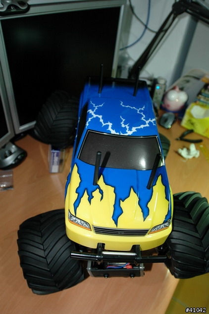 Tamiya 大腳遙控車  不知是買給兒子玩?還是我自己玩的玩具?