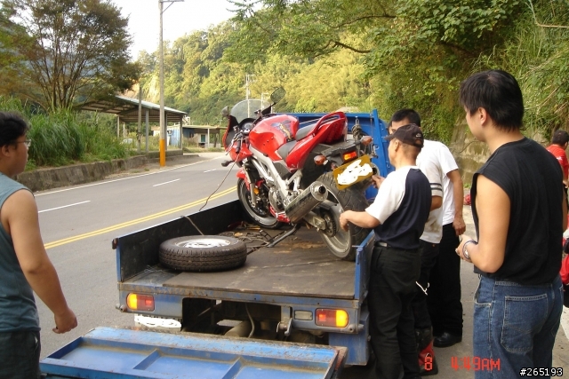 之前目睹的重車車禍照片人幸好沒事