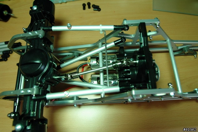Tamiya 大腳遙控車  不知是買給兒子玩?還是我自己玩的玩具?
