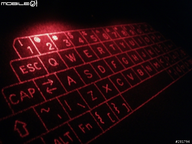 [分享] 藍芽。鐳射。鍵盤 iTech Bluetooth Virtual Keyboard