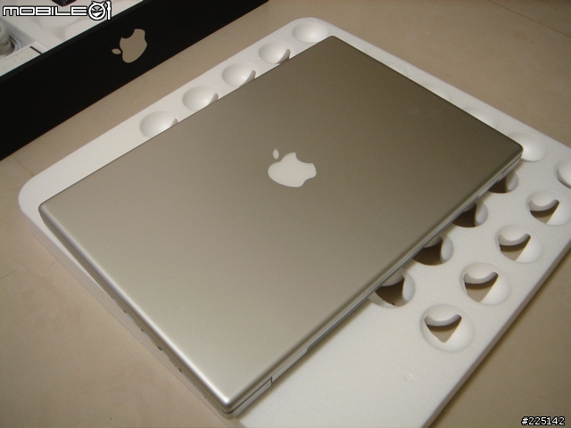 [分享][拆箱]我的第一顆蘋果-MBP15"