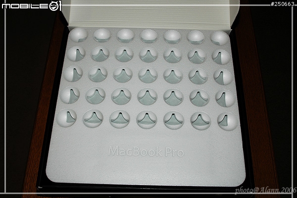 [分享][拆箱] MBP 17"(圖多)