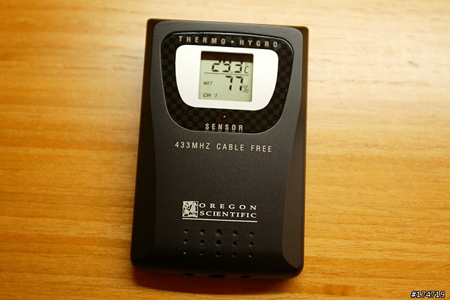 [分享] Ferrari Modena Weather Station  法拉利無線溫度計+鬧鐘