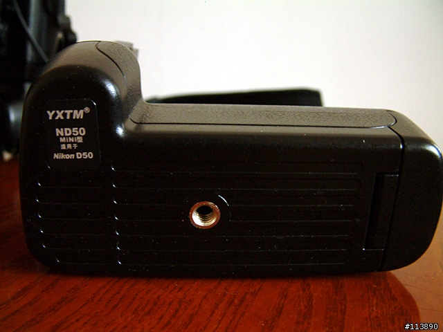 [分享]NIKON D70 裂像對焦屏與偽垂直手把購入~