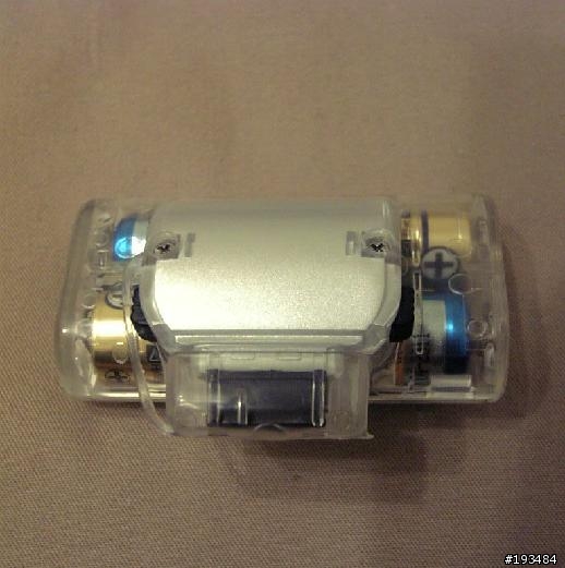 902-903共用各位大大有看過這種的電池式充電器嗎??