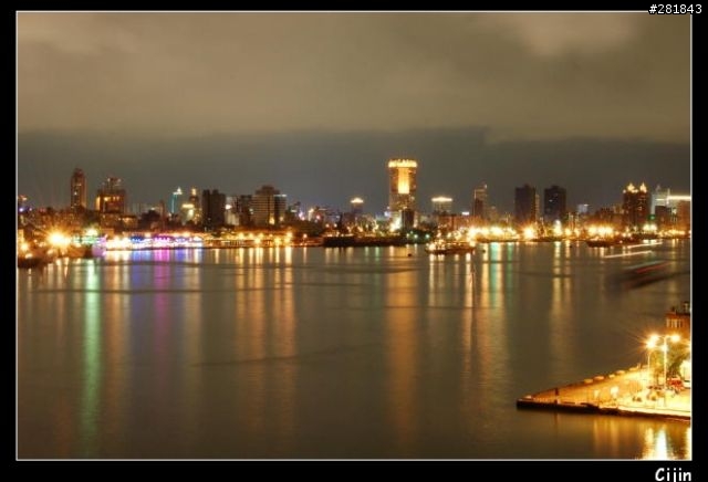 [老掉牙]旗津拍的高雄市夜景(5P)